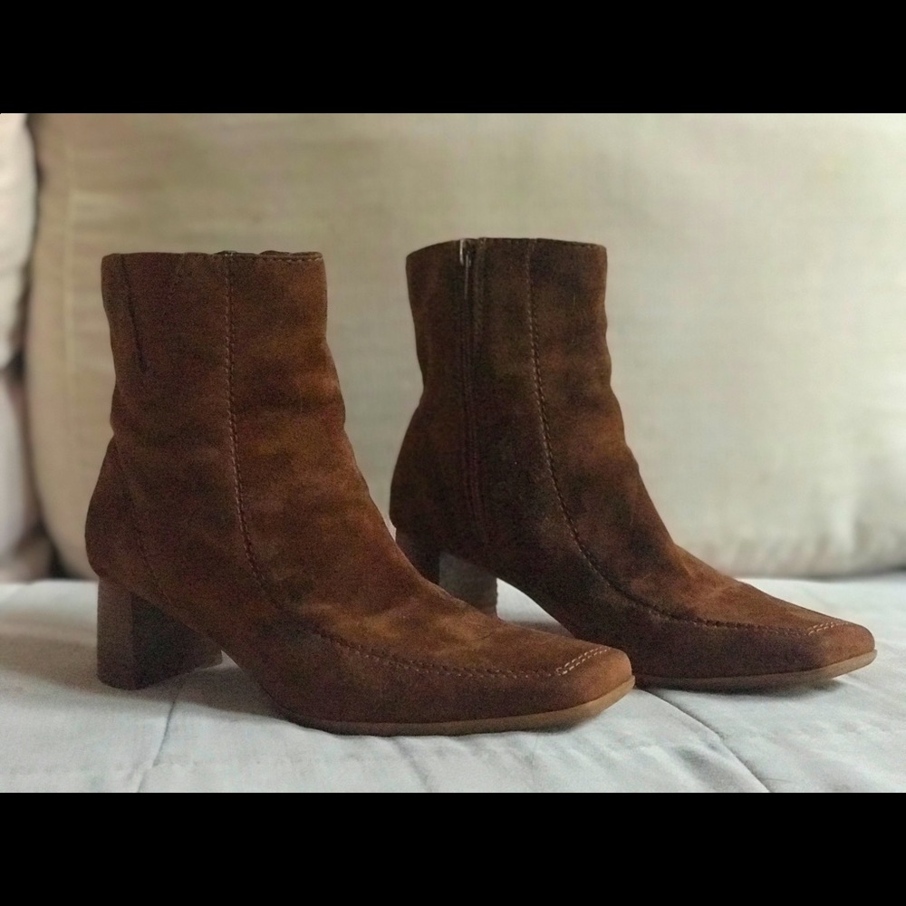 Vintage Nine West block heel boot with square toe